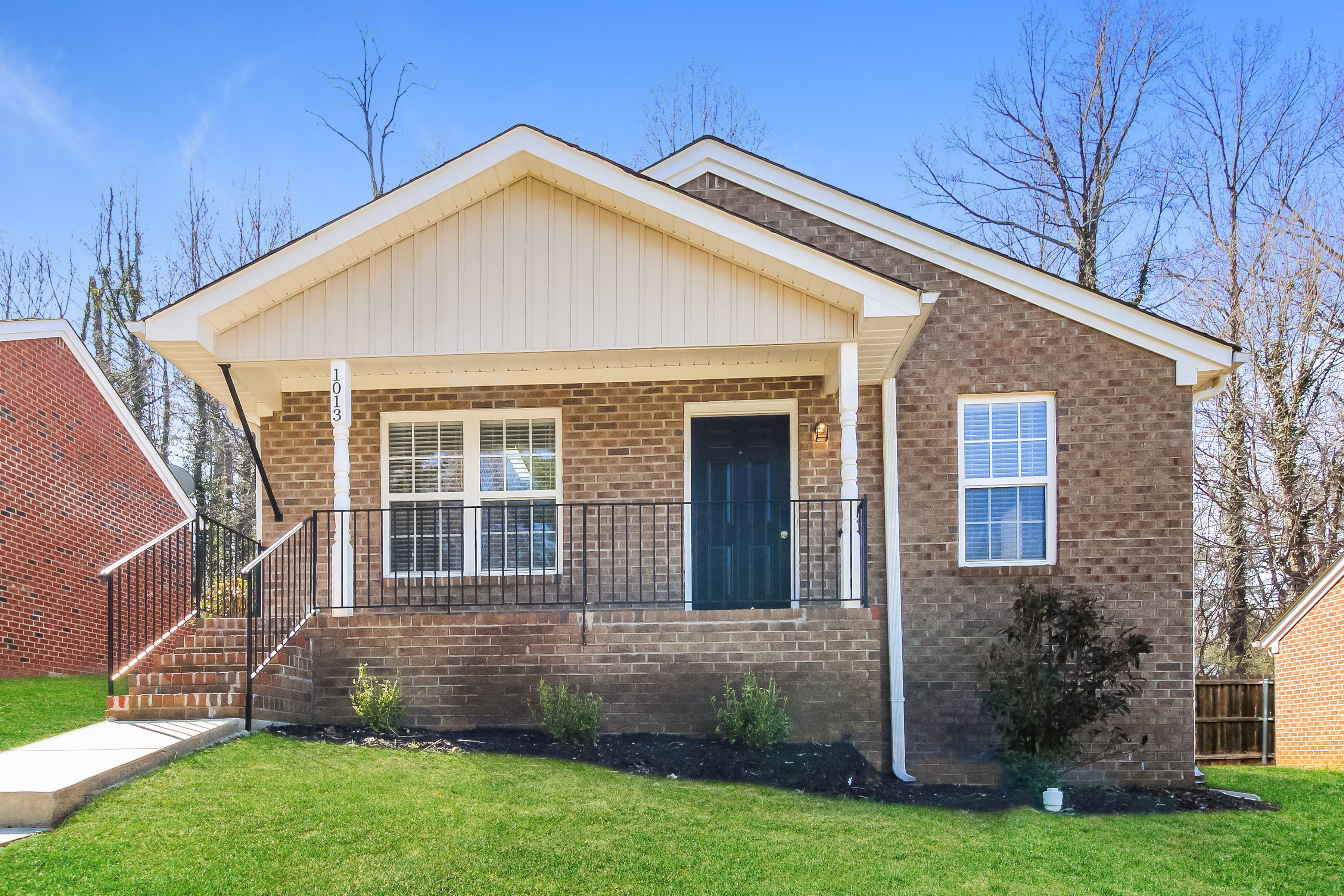 1013 N MANOR DR HIGH POINT, NC 27260